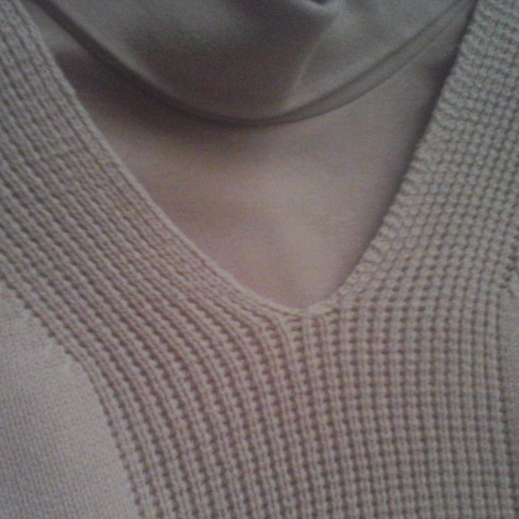 Liz Claiborne Blush 2pc V-neck Pullover & T-neck Size S/M - Picture 5 of 6